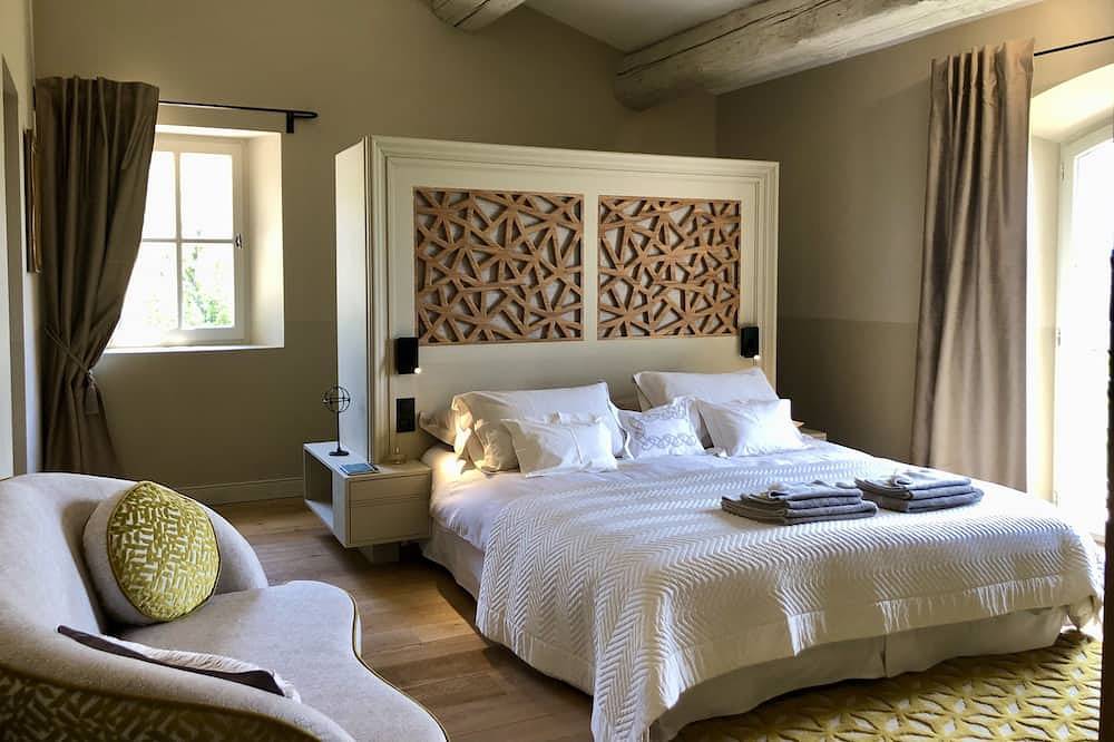 -30% last min from 16 to 26 July, property 5* in exceptionnal area with jacuzzi in Les Baux-de-Provence, Arles und Umgebung
