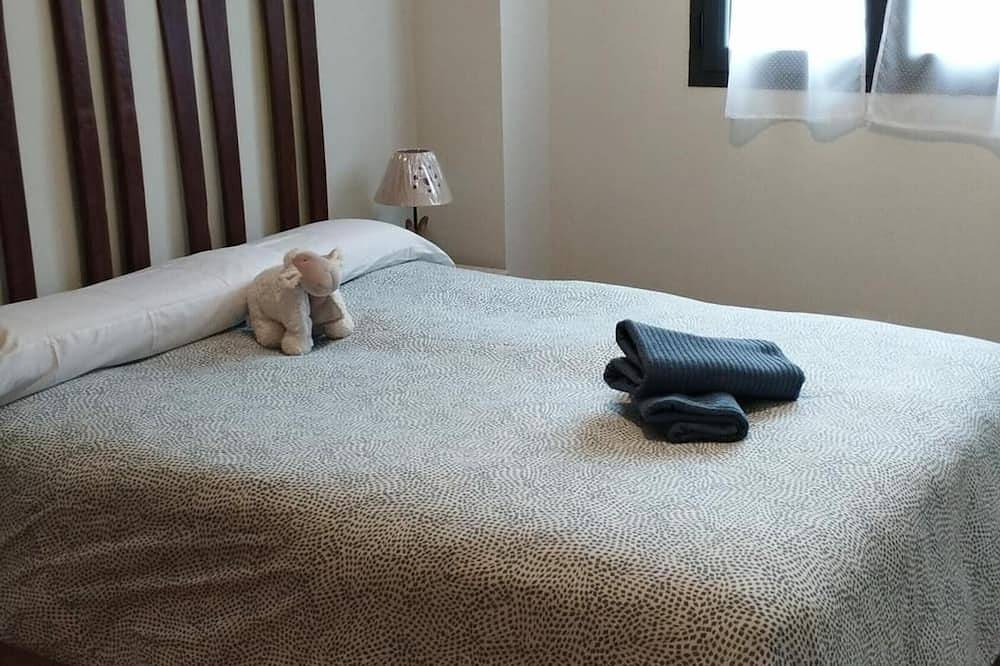 Entire apartment, Apartamento Riglos in Candanchú, Aisa