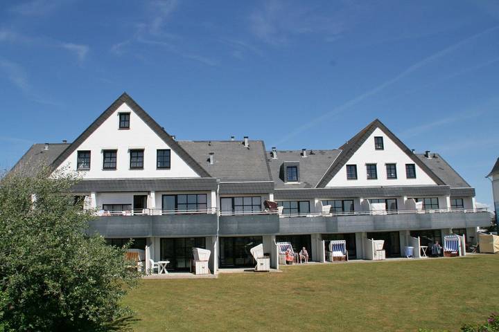 Ganze Wohnung, Helles Ein-Zimmer-Appartement mit eigenem Balkon in strandnaher Lage in Wenningstedt, Sylt
