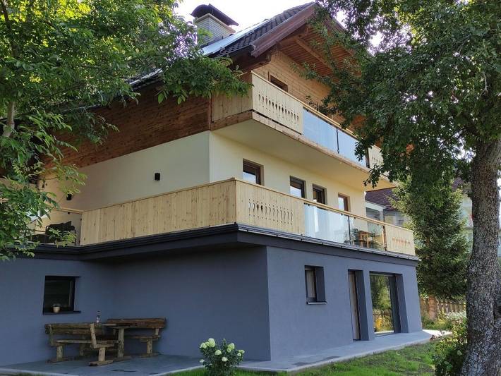 Sonniges Berghaus, ruhige Lage, phantastischer Weitblick in Mittelkärnten