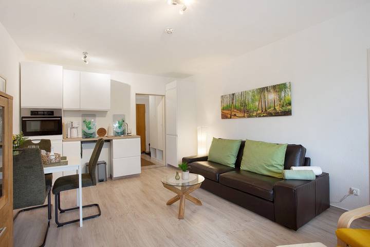 Entire apartment, Apartment 'Rübezahl' with Balcony and Wi-Fi in Brilon, Upland