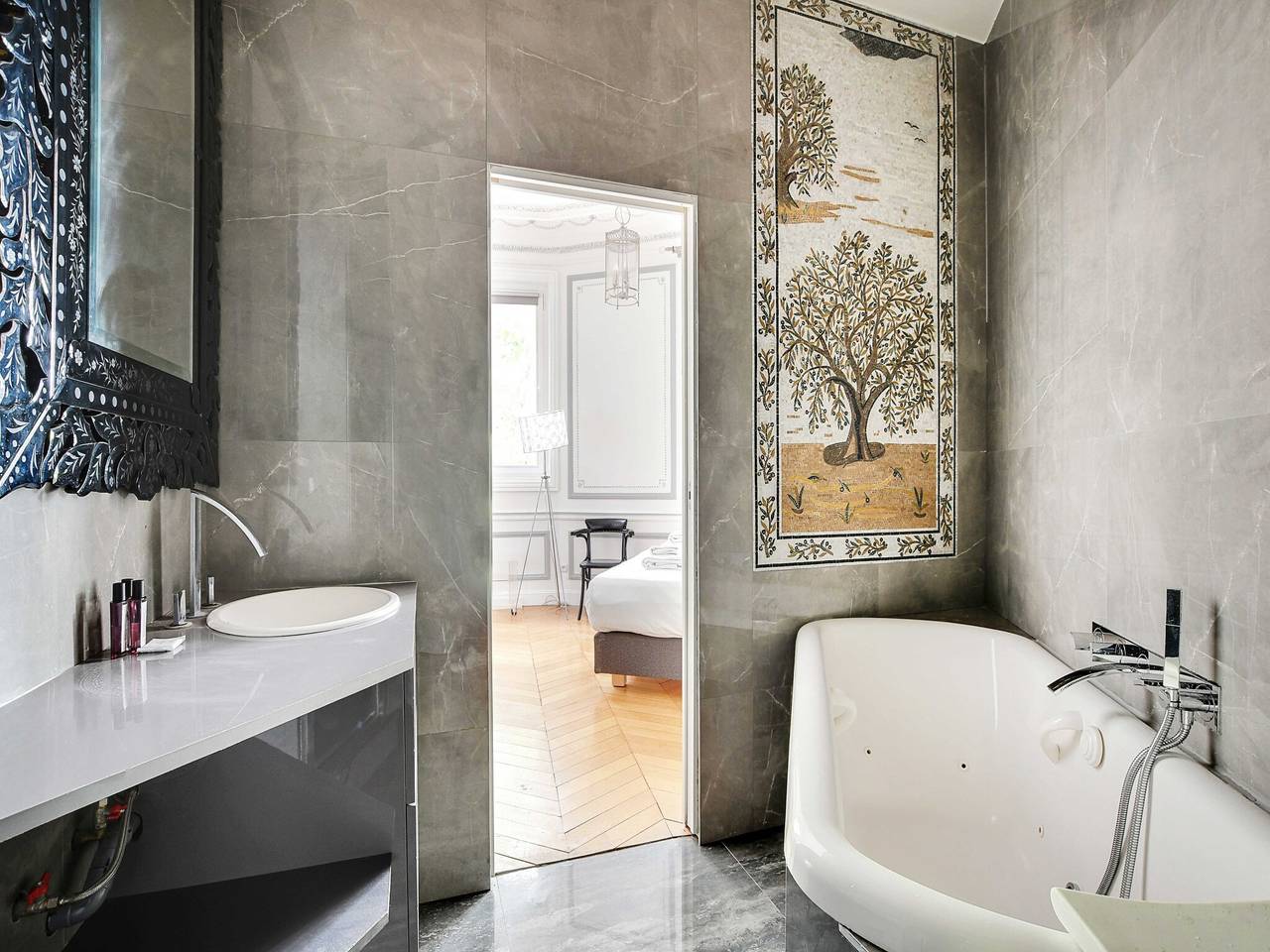 Appartement entier, Magnifique Appt - 2Bd/4P - Georges V / Champs-Élysées in Tour Eiffel, Paris
