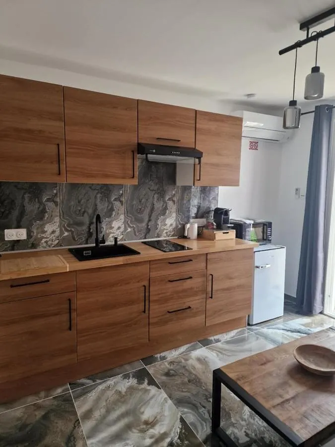 Apartamento de vacaciones para 2 personas, con jardín y piscina - 1
