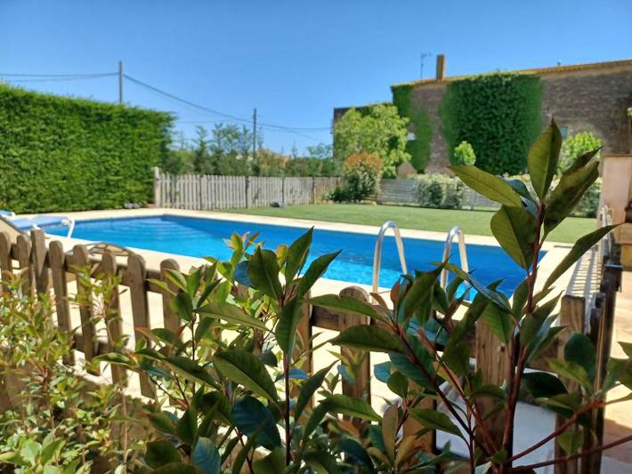Casa rural para 4 personas, con Terraza y Jardín además de Piscina y Vistas en Parlabá