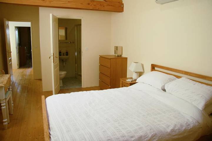 Location de vacances pour 16 personnes, avec jardin et jacuzzi, animaux acceptés à Berrie - 2