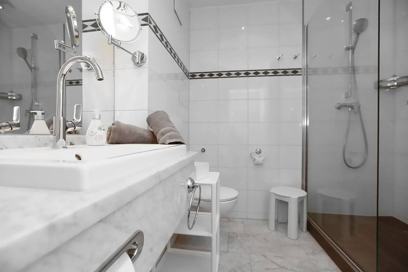 Ganze Wohnung, Durch den Küstenwald in wenigen Minuten am Strand in Neuhaus (Dierhagen), Dierhagen