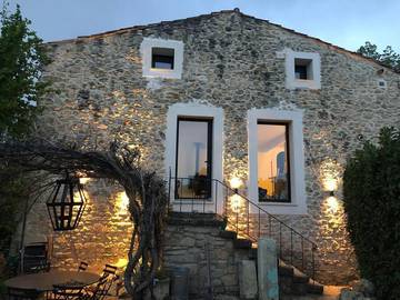 Gîte pour 6 personnes, avec terrasse ainsi que jardin et vue à Saint-Pierre-de-Vassols