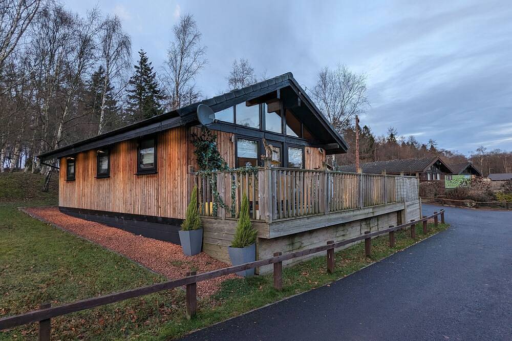 Boutique, 3 bedroom lodge in the heart of Northumberland with private hot tub in Northumberland National Park