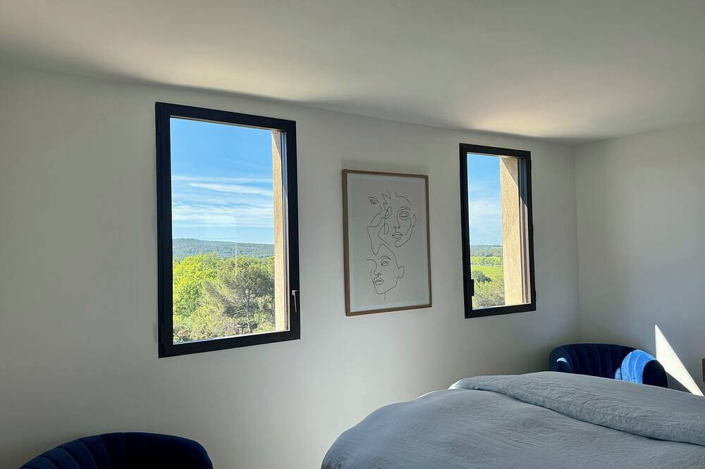 Contemporary villa with pool in Provence in Rognes, Region de Aix-en-Provence