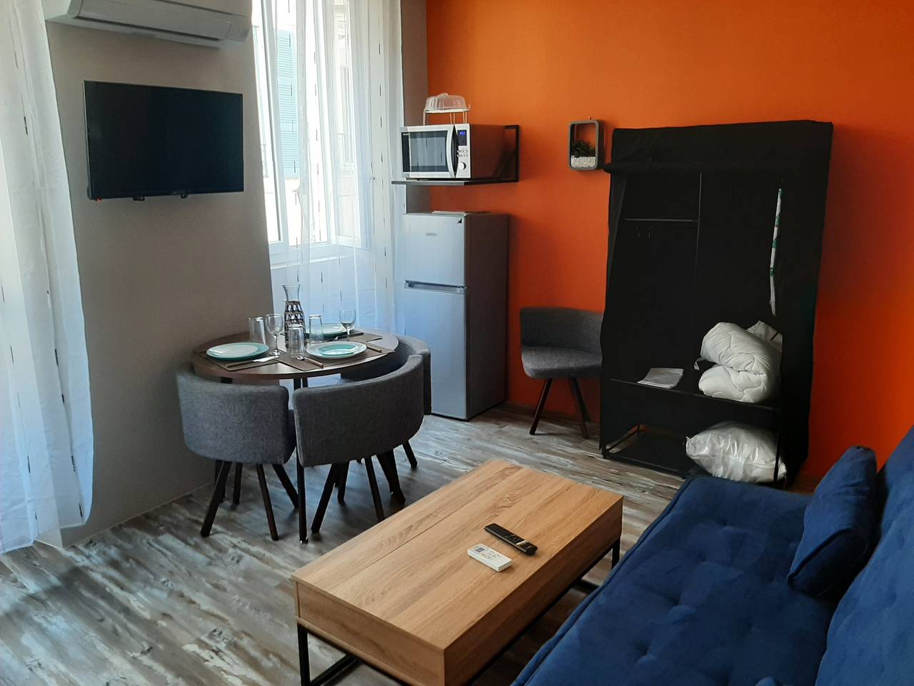 Apartamento entero, Apartamento '106 - T2 Cosy' con Wi-Fi y aire acondicionado in Bourg-Saint-Andéol, Privas