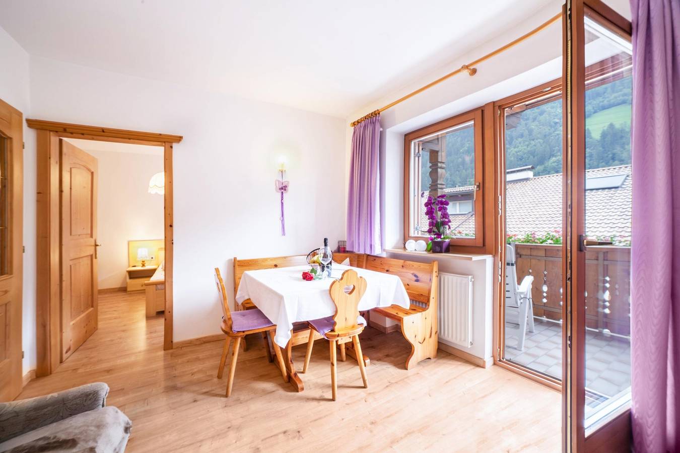 Ολόκληρο το διαμέρισμα, Apartment ‘Sonnenparadies 2’ with Mountain View, Wi-Fi & Garden in Quellenhof, St. Martin In Passeier