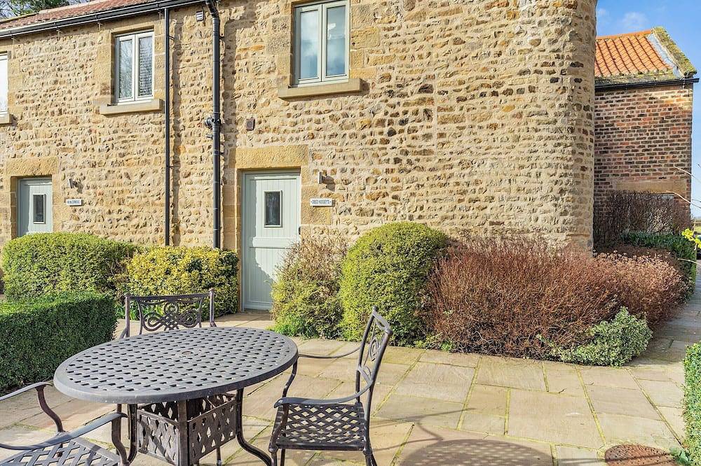 1 bedroom accommodation in Kirkbridge, near Crakehall in North Yorkshire