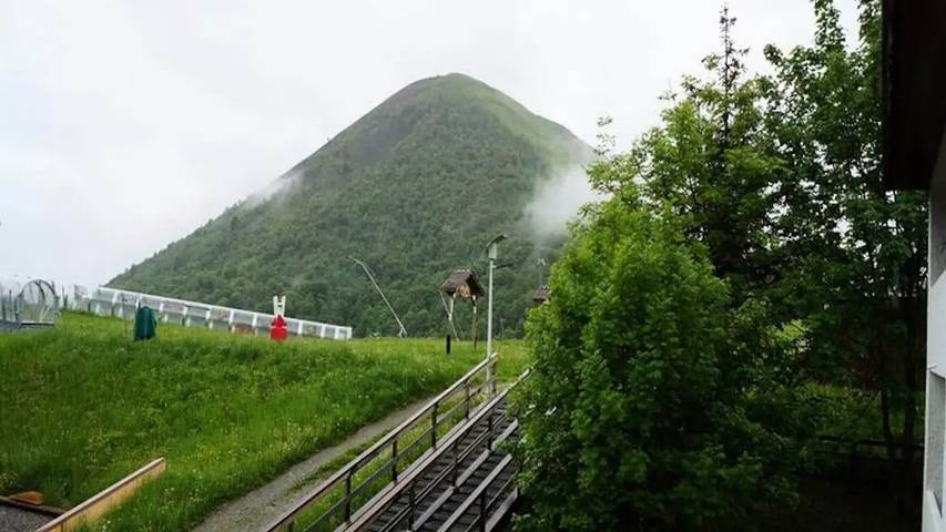 Gîte pour 9 personnes dans Office De Tourisme De Saint Sorlin D Arves