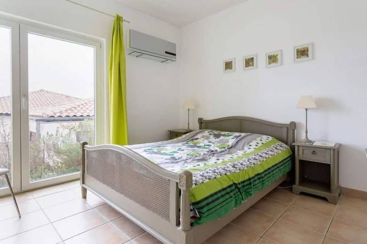 Location de vacances pour 8 personnes, avec piscine et jardin à Alignan-du-Vent - 2