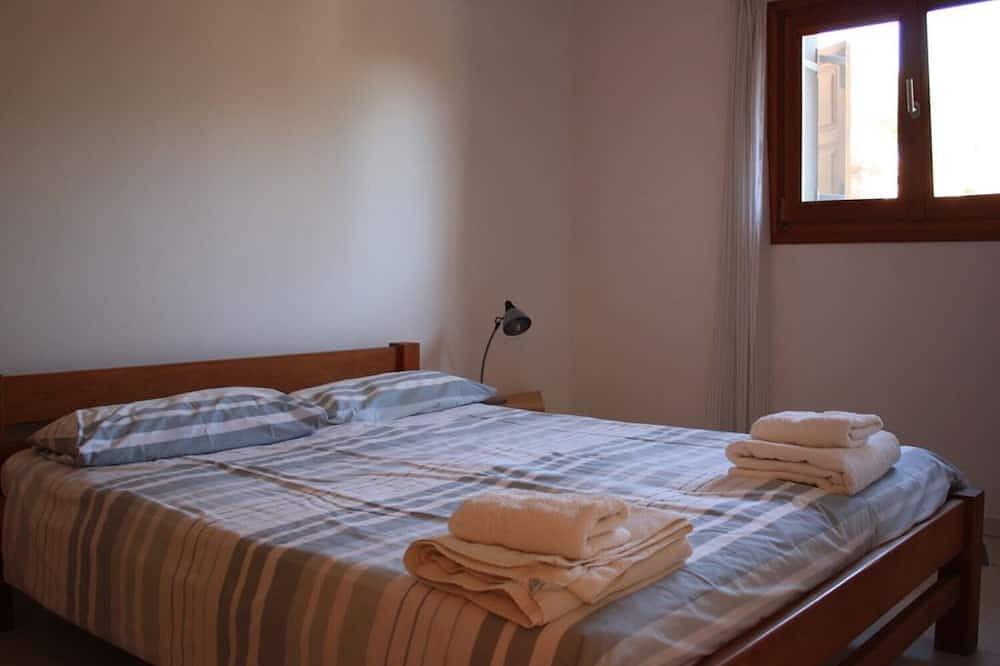 Ganze Wohnung, Ein authentisches Familienreiseziel mit Privatsphäre nahe am Meer. in Agios Ilias, Ileia