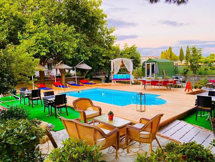 Holiday apartment for 3 people, with pool and garden as well as view - 1