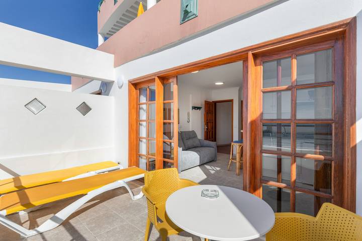 Apartamento entero, Apartamento 'Playa Delphin 305' con vistas al mar, balcón y Wi-Fi in Puerto Naos, Los Llanos de Aridane