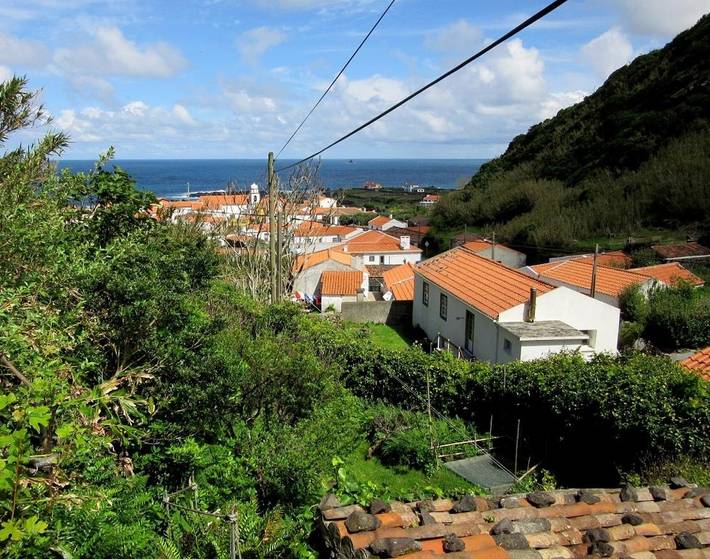 Casa rural para 2 personas, con Balcón y Terraza además de Jardín y Vistas en Santa Cruz das Flores - 2