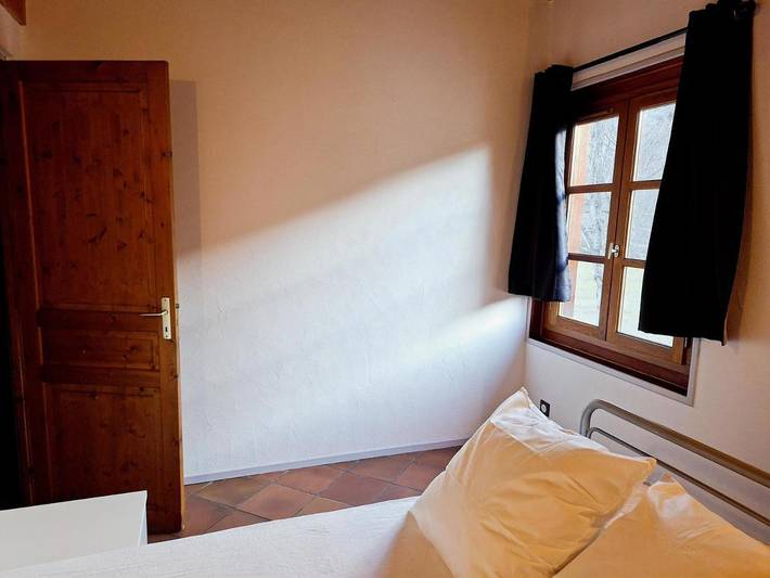 Hôtel pour 6 personnes, avec jardin ainsi que piscine et vue sur le lac à Ascou - 3