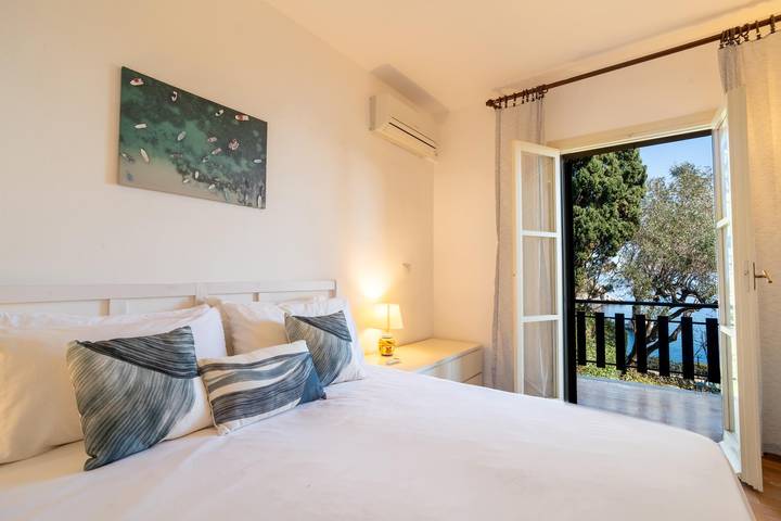 Villa pour 6 personnes, avec balcon/terrasse et terrasse ainsi que vue et piscine à Taormina - 4