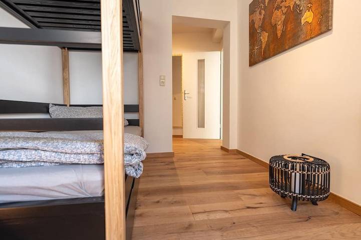 Ganze Wohnung, Zentrale Fewo mit 2 Schlafzimmern & Innenhof in der Altstadt von Stralsund in Ozeaneum Stralsund, Stralsund