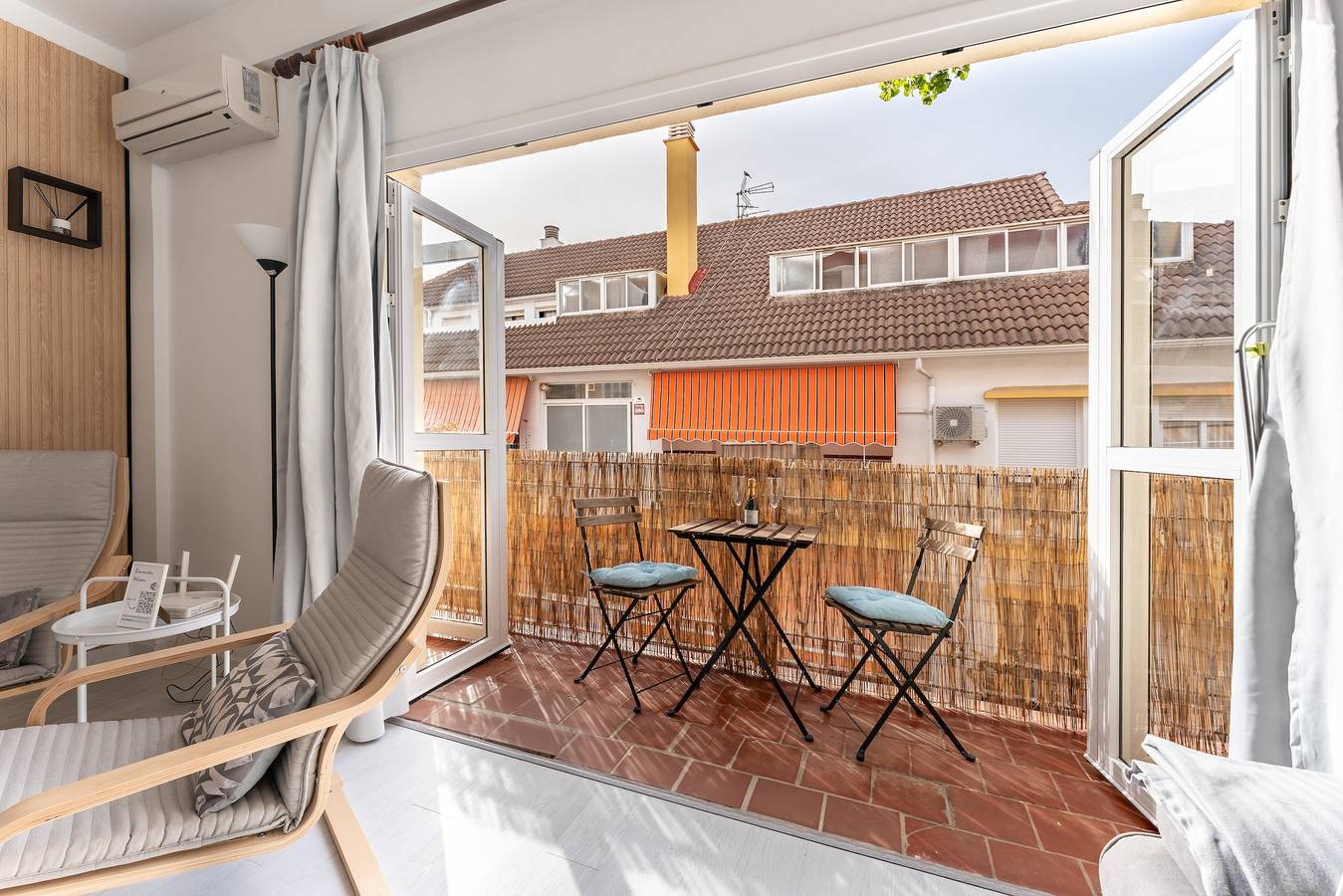 Apartamento inteiro, Apartamento de férias "Salinas" com terraço privado e Wi-Fi in Fuengirola Centre, Fuengirola