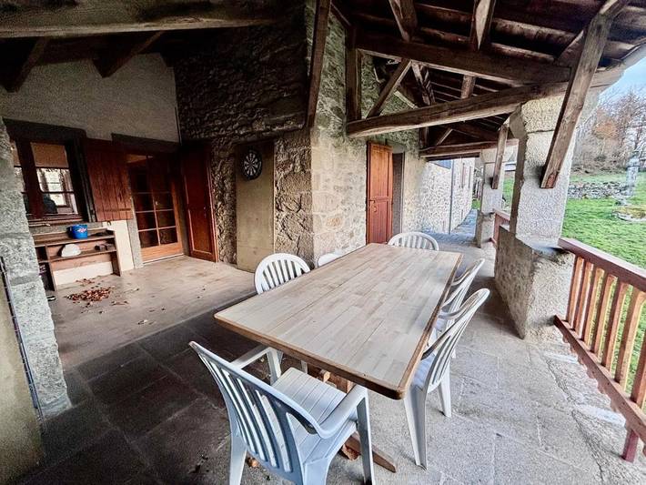 Location de vacances pour 6 personnes, avec vue ainsi que terrasse et jardin à Lacrouzette - 4