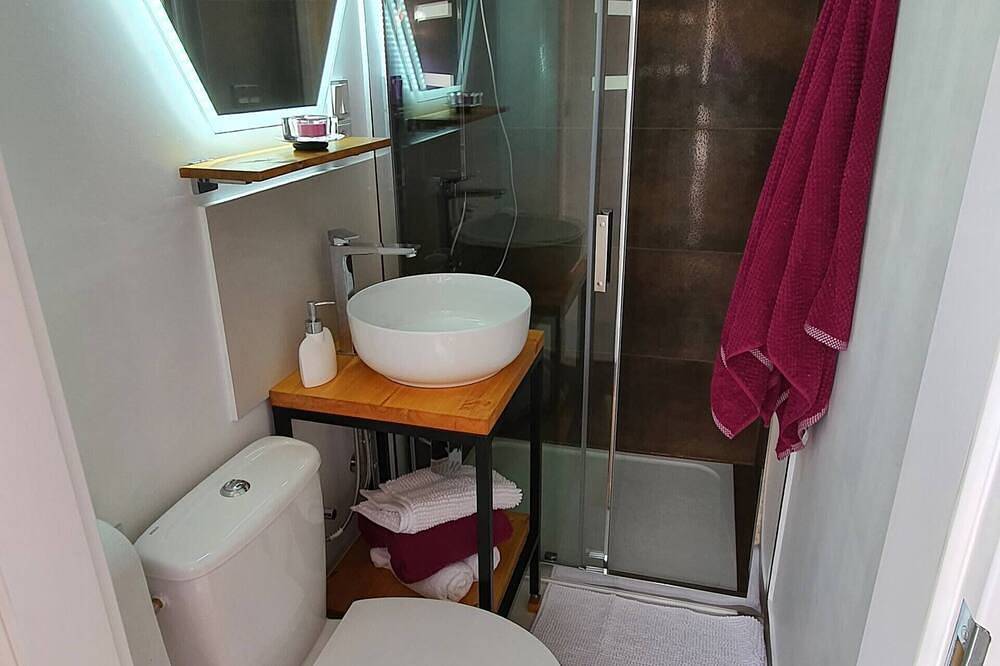Hain Glamp Karkonosze – glamping tent with jacuzzi & sauna in Przesieka, Monts des Sudètes (Pologne)