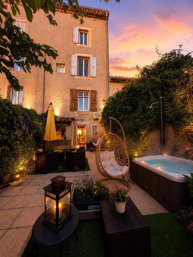 Escapade romantique tout inclus avec spa privatif proche canal du midi et Carcassonne in Pexiora, Région de Carcassonne