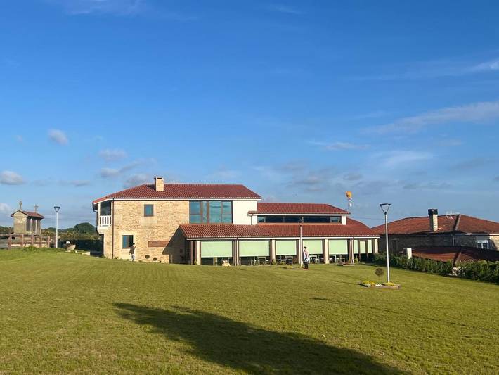 Casa rural para 2 personas, con jacuzzi y jardín en O Deza