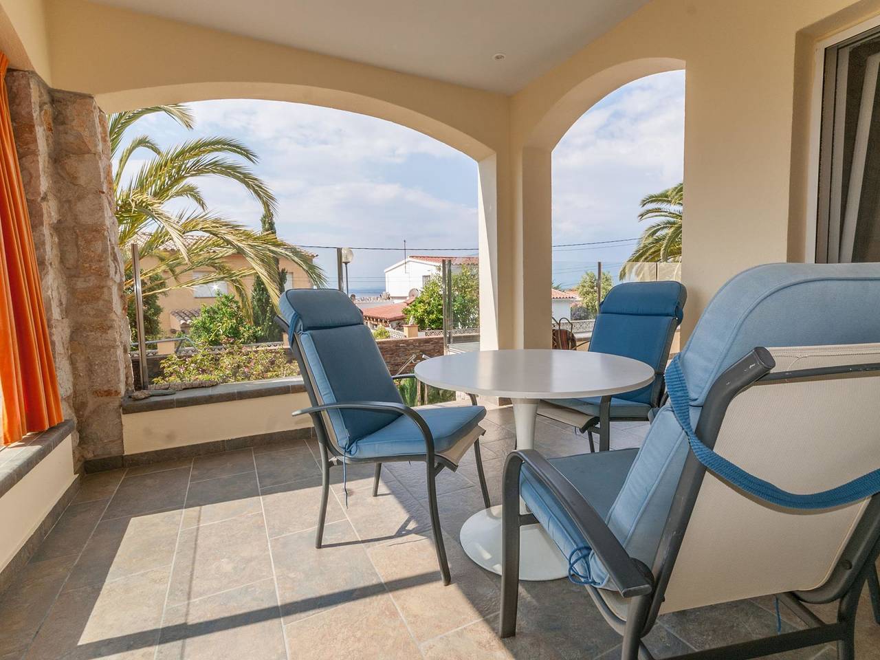 Apartamento entero, Apartamento en Rosas con piscina y vistas al mar in El Mas Fumats, Roses