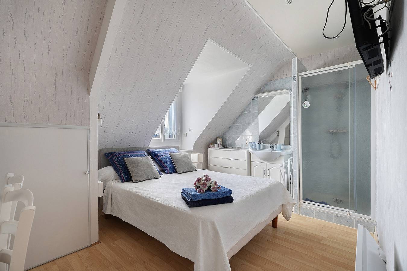 Chambre d’hôtes « La Marine » avec terrasse partagée, jardin commun et Wi-Fi in Saint-Méloir-des-Ondes, Baie du Mont-Saint-Michel