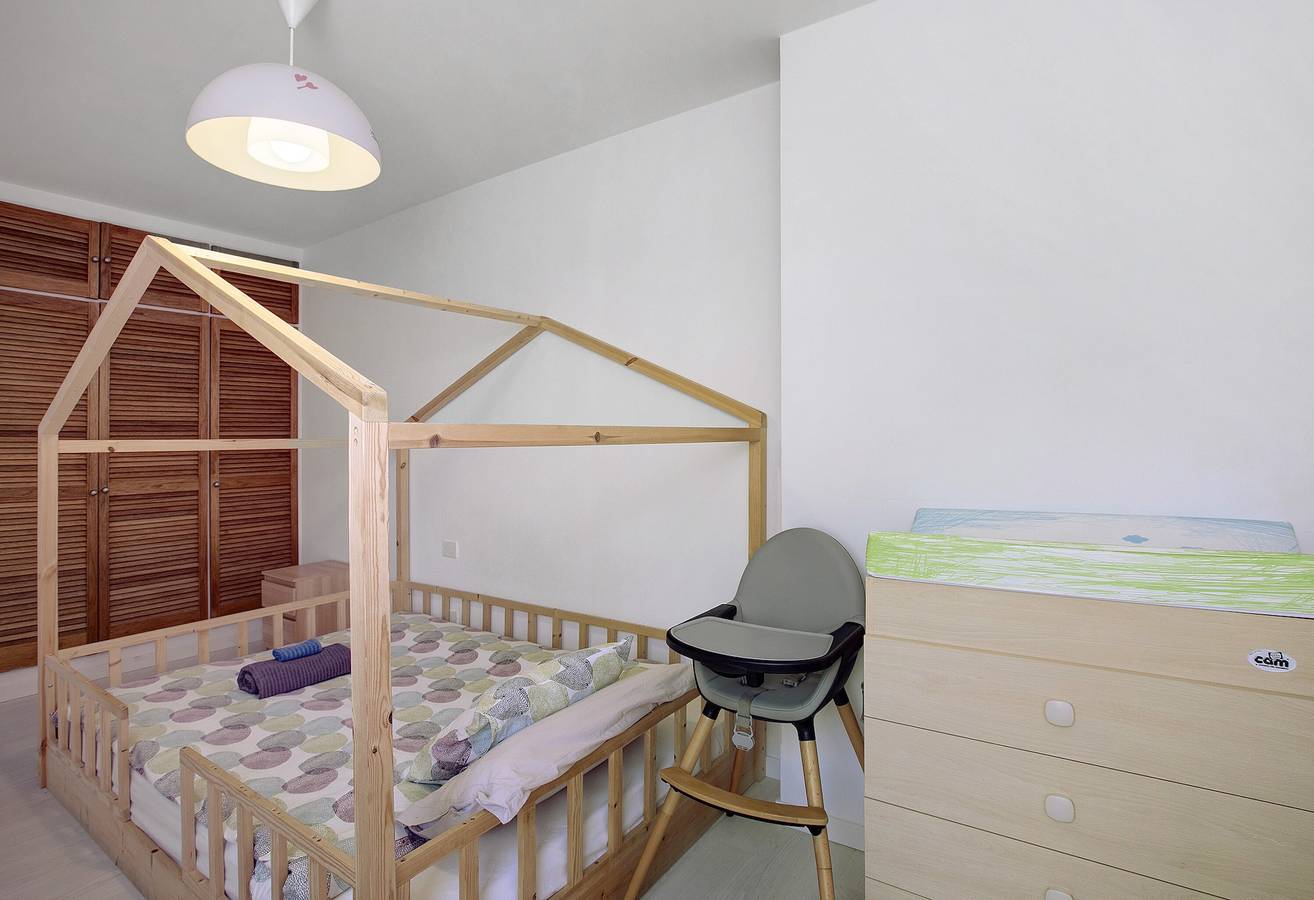 Apartamento entero, Apartamento de vacaciones 'Medano Beach Home Ocean View' con vistas al mar, balcón y Wi-Fi in Playa el Médano, Granadilla de Abona