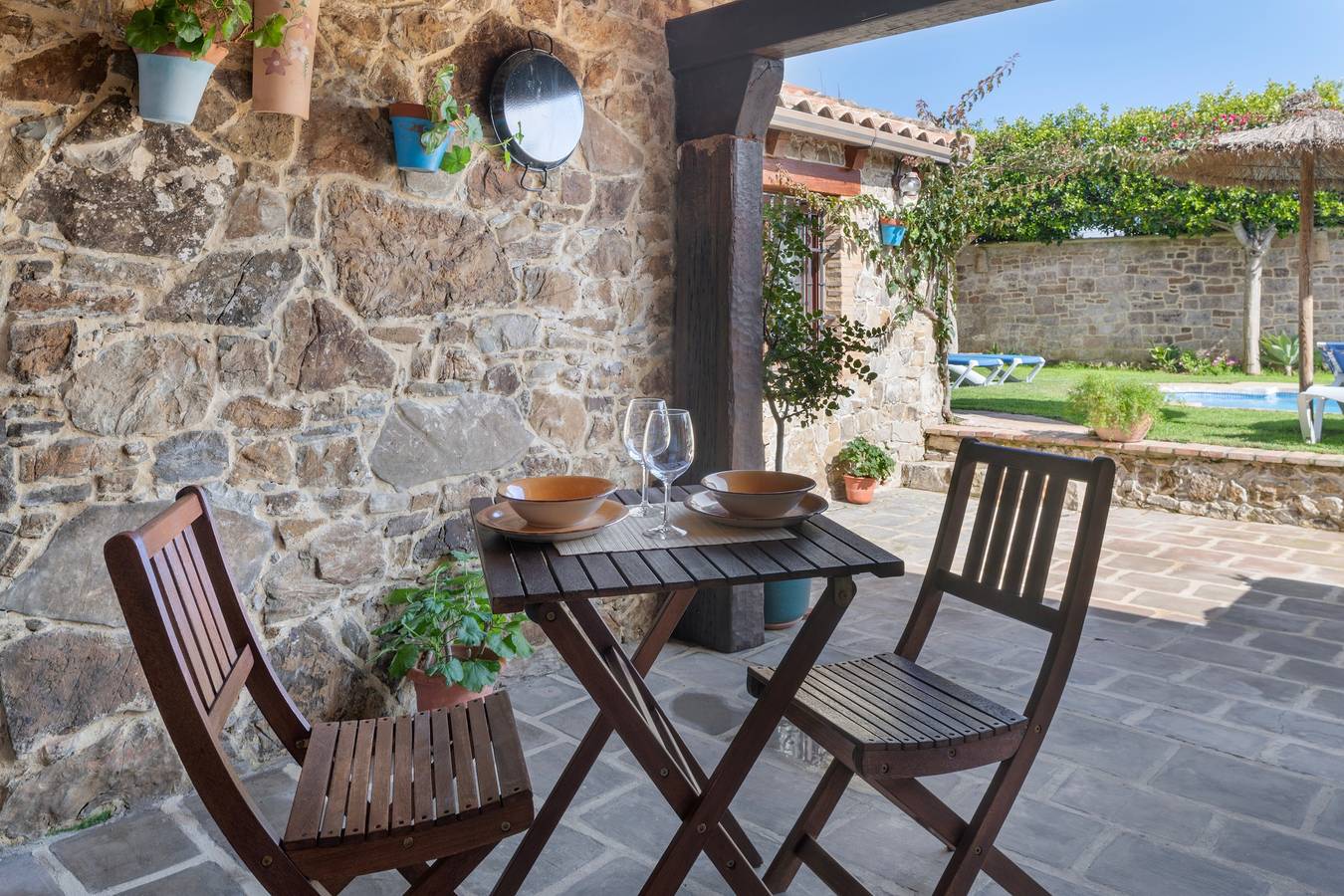 Casa vacanze 'Alfonso' con piscina condivisa, Wi-Fi e aria condizionata in Conil de la Frontera, Costa de la Luz