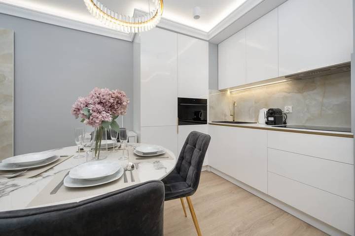 Entire apartment, Elegant Apartment close to Market Square | Balcony, Wifi in Wrocław, Lower Silesia