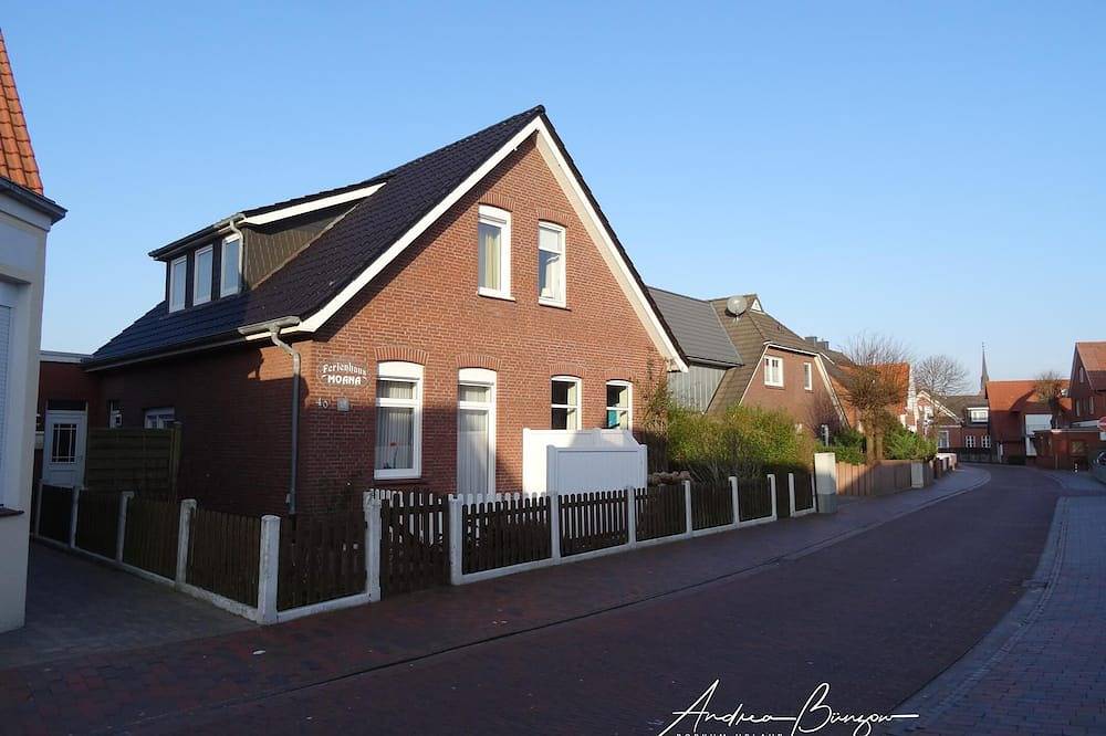 Insel Borkum: Zentral gelegene Ferienwohnung für 3