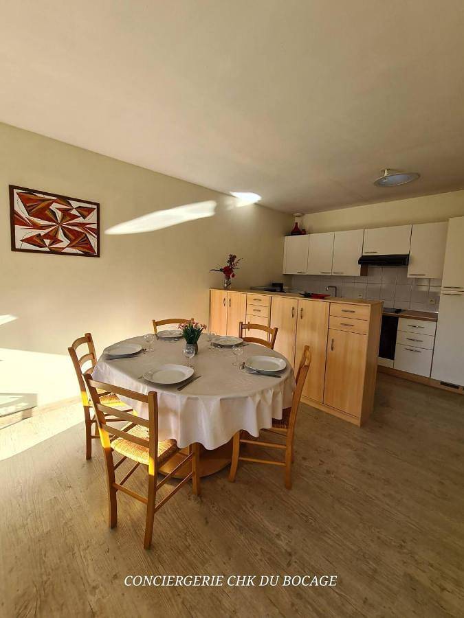 Location de vacances pour 5 personnes, avec jardin à Chambretaud - 4