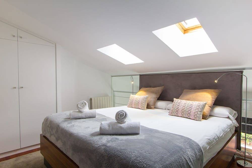 Appartement entier, Duplex confortable avec piscine dans une rue calme à côté de paseo de gracia in Barcelona Centre, Barcelone