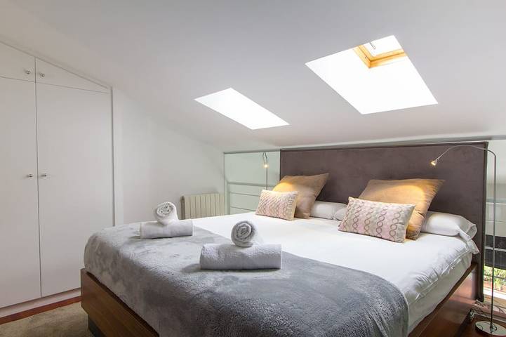 Appartement entier, Duplex confortable avec piscine dans une rue calme à côté de paseo de gracia in Barcelona Centre, Barcelone