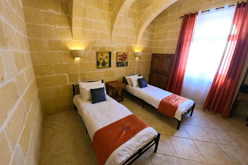 Ganze Wohnung, Centre Island Holiday Home in Kercem, Gozo
