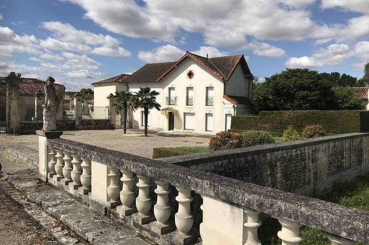 Gîte pour 5 personnes, avec jardin et terrasse à Vervant
