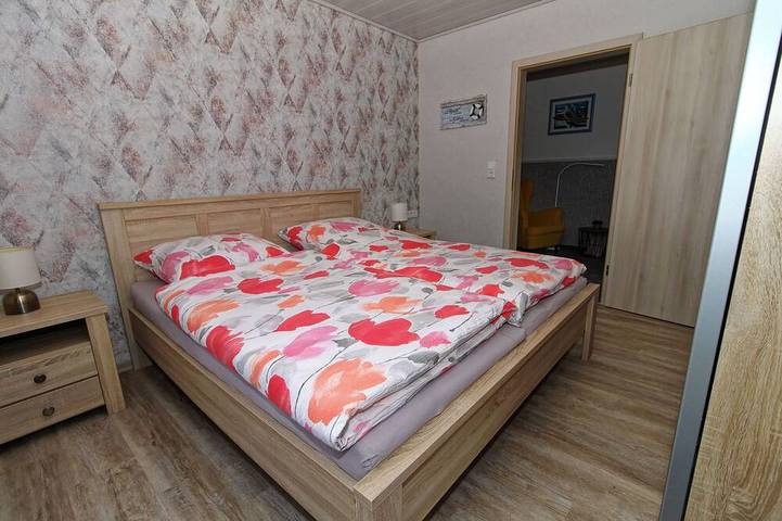 Ferienhaus für 5 Personen, mit Terrasse und Garten in Leer - 2