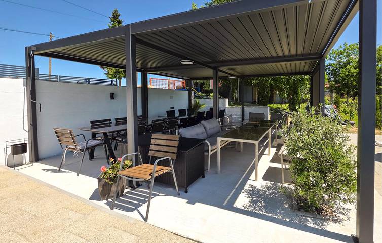 Gemütliche 2-Zimmer-Wohnung mit Pool, Grill und kostenlosem WLAN in Bjelovar-Bilogora