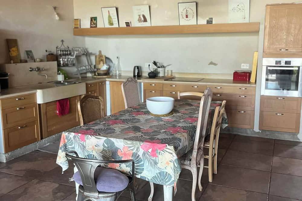 Charming Provencal farmhouse surrounded by vineyards in Tulette, Nyons und Umgebung
