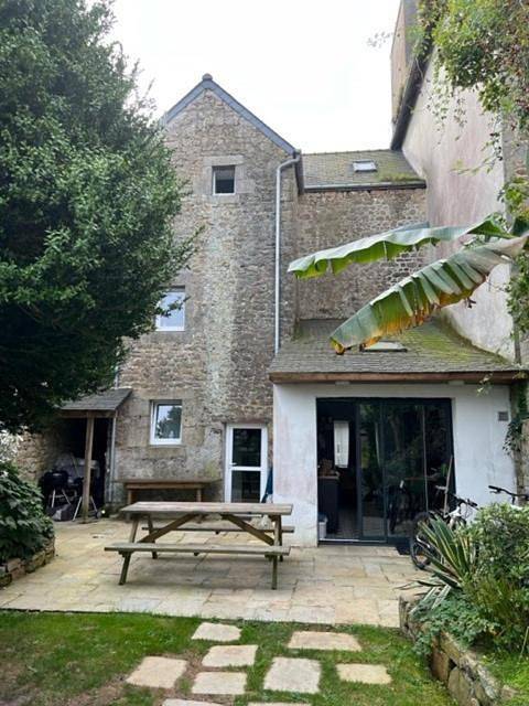 Location de vacances pour 10 personnes, avec piscine et jardin, animaux acceptés dans Office De Tourisme De Plouescat - 2