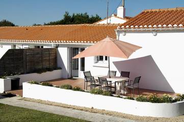 Gîte pour 4 personnes, avec jardin à Commequiers