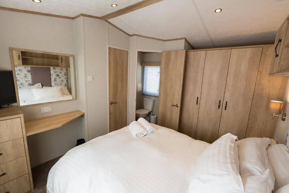Roulotte-Deluxe-Eigenes Badezimmer-Seeblick in Gloucestershire