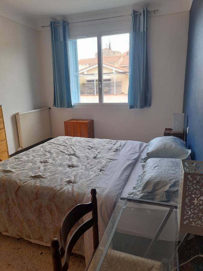 Double room, in an elegant house, Thuir centre, terraces view Canigou in Thuir, Mittelmeerküste (Frankreich)
