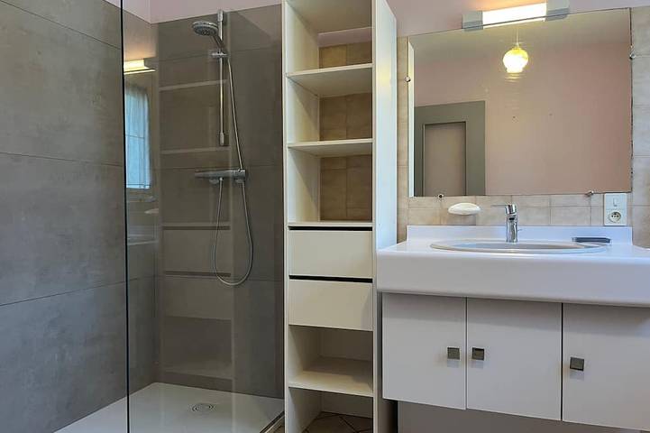 Gîte pour 3 personnes, avec terrasse à Saint-Pierre-Eynac - 4