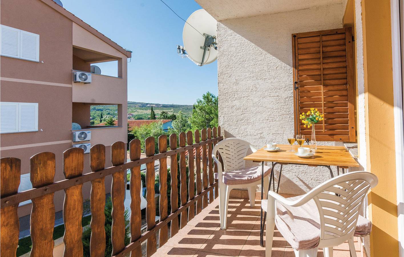 Ganze Ferienwohnung, Ferienwohnung für 5 Personen mit Terrasse in Jasenice, Zadar